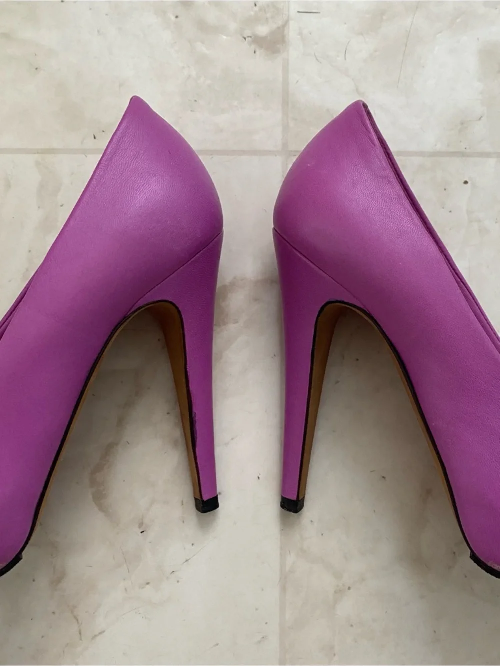 Chanel Made in Italy Interlocking CC Logo Purple Navy Leather Pumps Heels 6/36